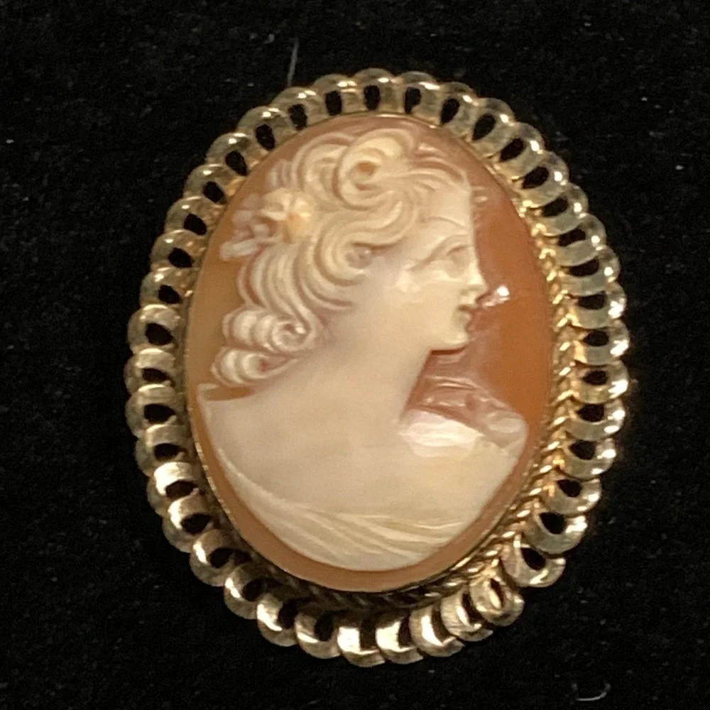 Van Dell Vintage 12K Gold Filled Hand Carved Shell Cameo Brooch Pendant Pin 0201